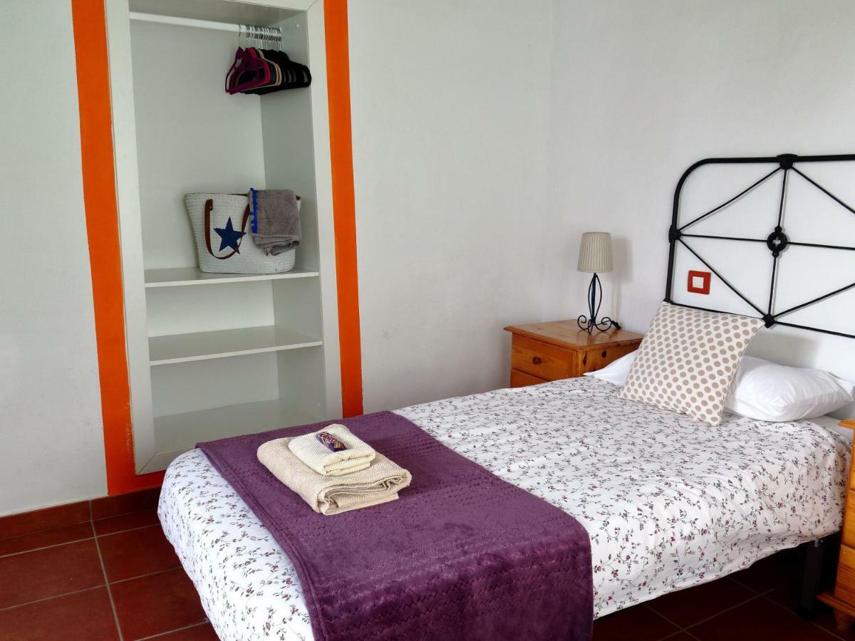 Affittacamere Casa Mi Tio Perico Mala Esterno foto