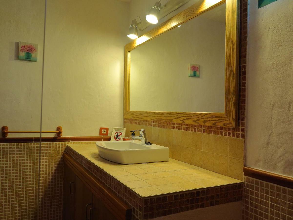 Affittacamere Casa Mi Tio Perico Mala Esterno foto